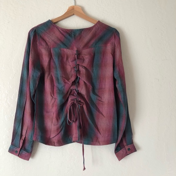 Cloth & Stone long sleeved top with cinched back in striped red and green - Picture 5 of 11